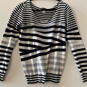 Venus striped crew neck sweater in black and white size small.